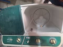 WASHING MACHINE AND DRYER