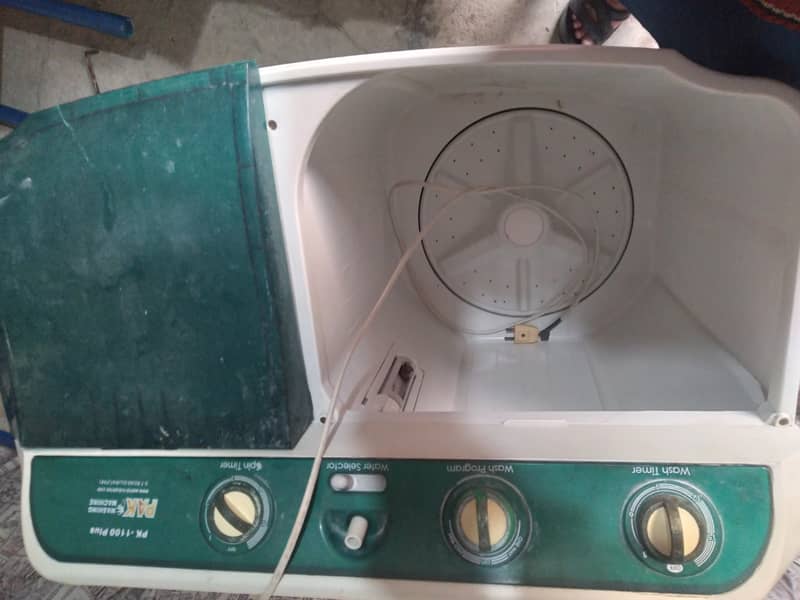 WASHING MACHINE AND DRYER 0