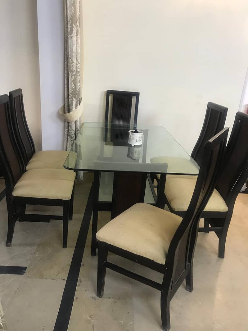 "Elegant 6-Seater Dining Table – Like New!" 3