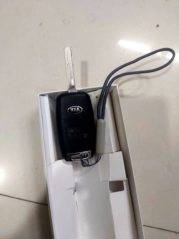 kia picanto brand new genuine  unused remote key 9