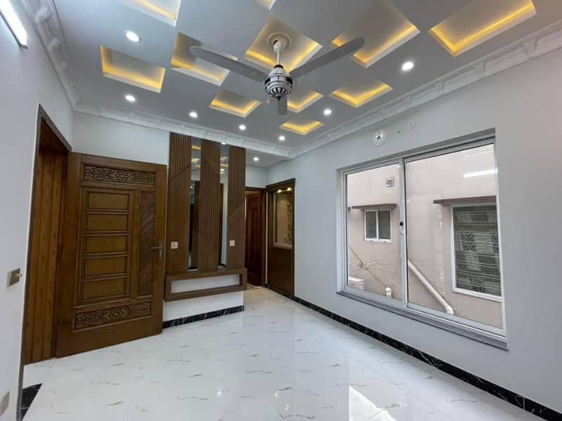 Five Marla Non-Furnished Brand New House For Sale In Bahria Town, Lahore. 8