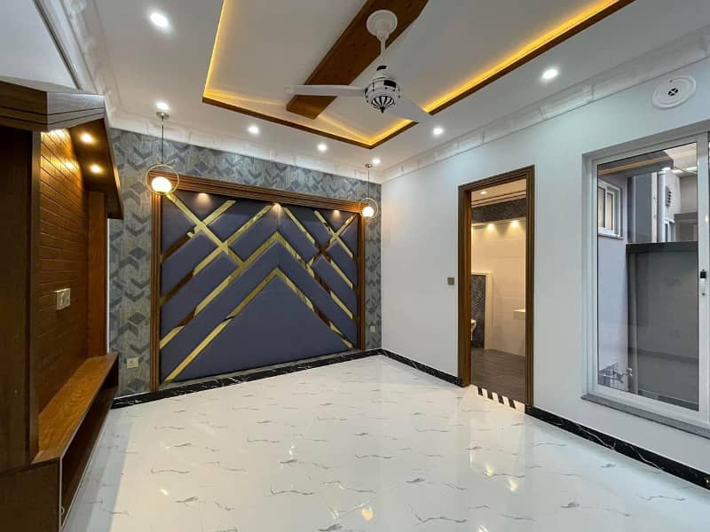 Five Marla Non-Furnished Brand New House For Sale In Bahria Town, Lahore. 10