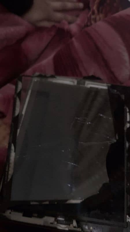 only lcd broken touch is working 16 GB iPad 2 only screen damage 1