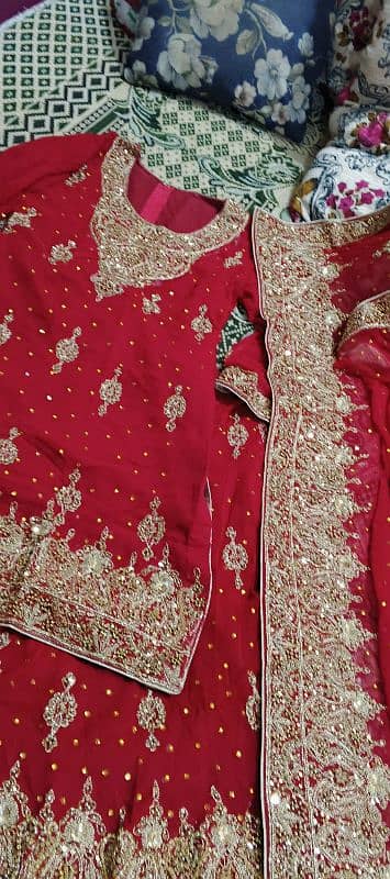 bridal handwork lehnga. 3