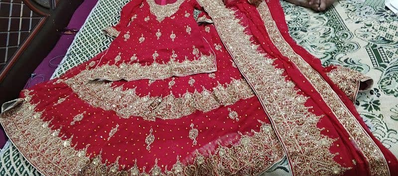 bridal handwork lehnga. 4