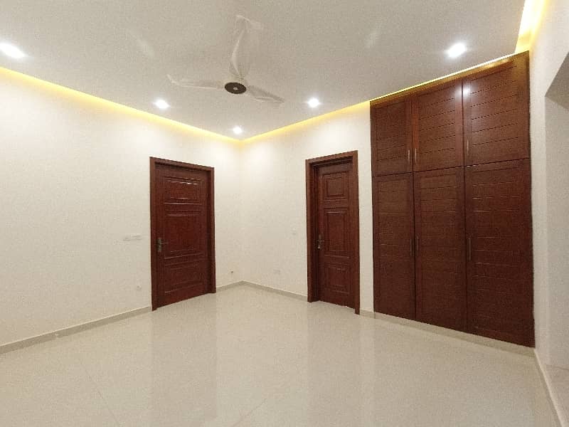 Prime Location 1 Kanal House In D-12/4 Is Available For Sale 23