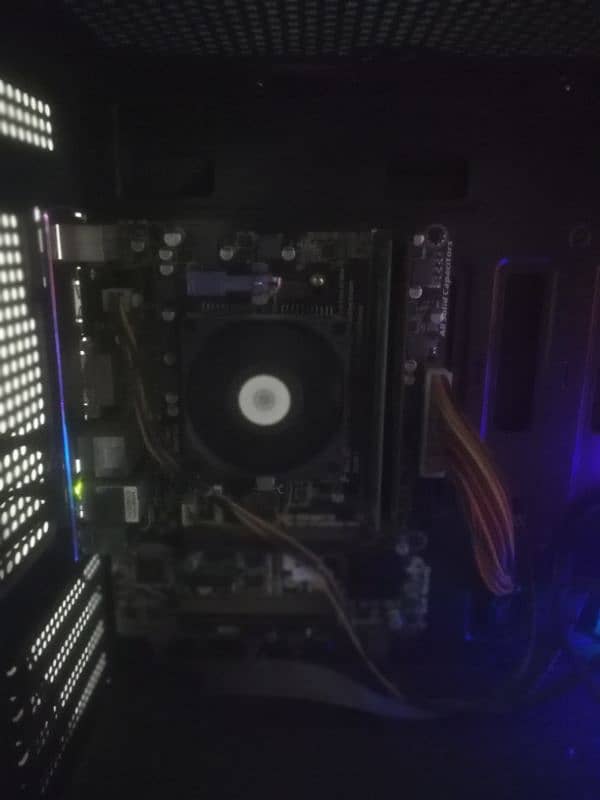 AMD A8 GAMING PC WITH GTA V AND MINECRAFT 5