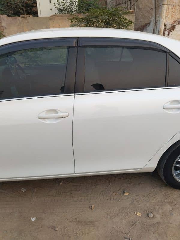 Toyota Corolla Axio 2010 Pearl White 7