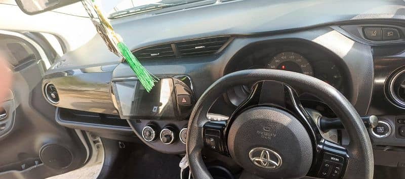 Toyota Vitz 2018 4