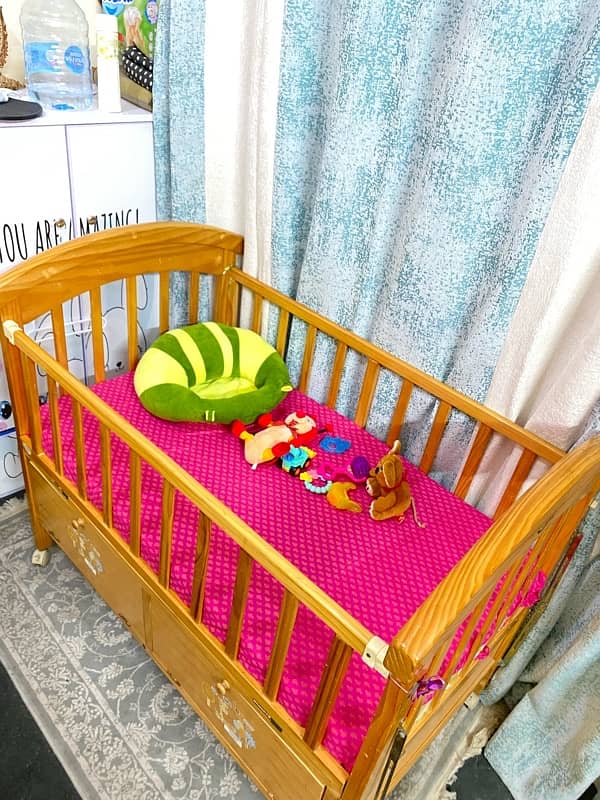 crib for sale new in conditon contact no 03155046998 3