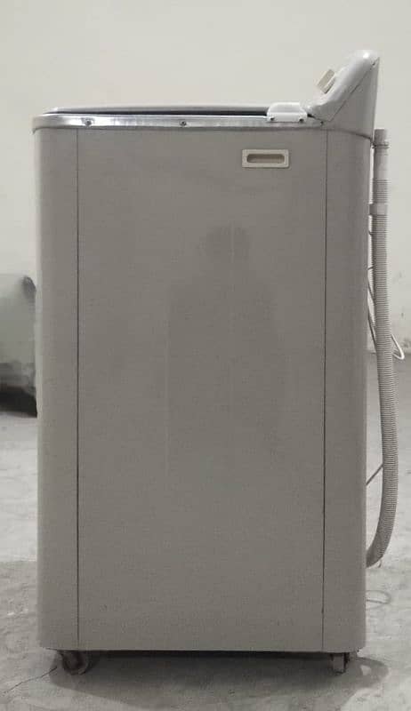 Indus full size washing machine 3