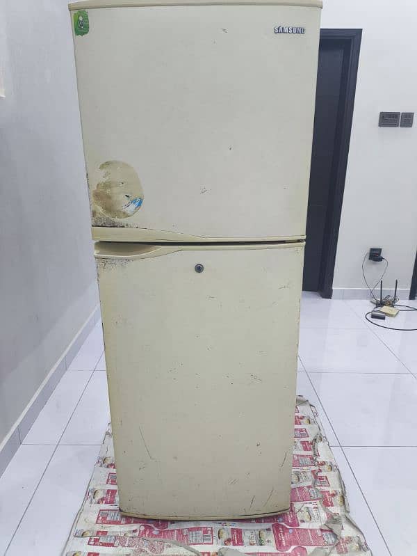 Samsung 2005 Fridge and deep freezer 0