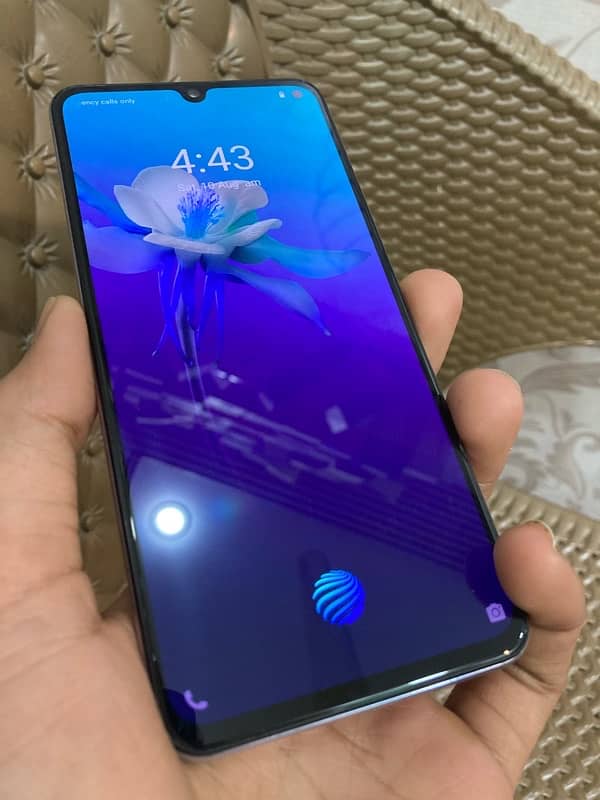 vivo v21 with box 2