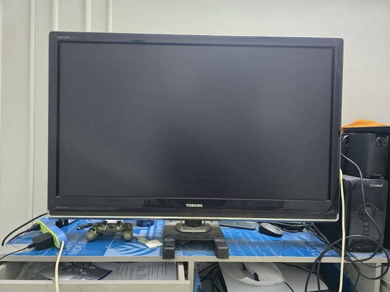 TOSHIBA 42RV500E Original LCD Tv for sale 3