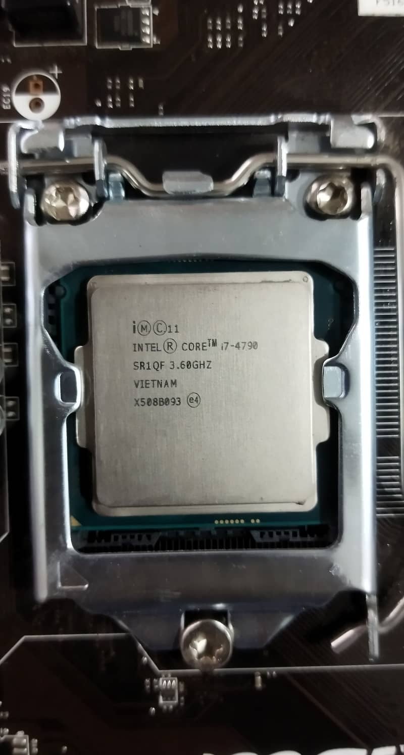 Core i7 4790 + msi h81 1