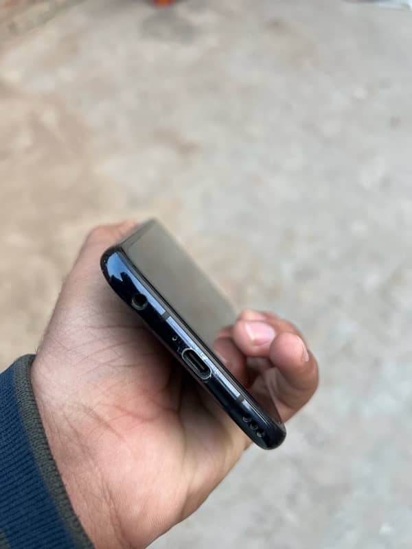 LG G8x thinq 6/128 back broken 9/10 4