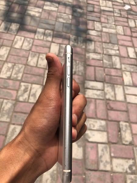 IPhone 11 64 GB 4