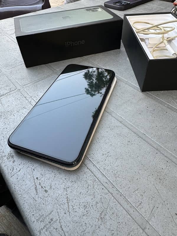 iPhone 11 Pro Max 64GB 4