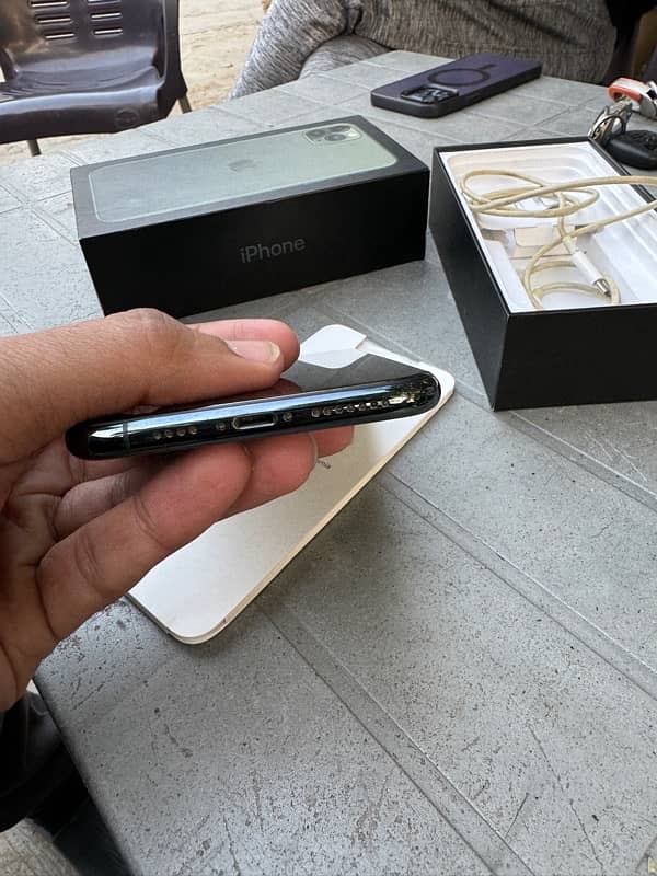 iPhone 11 Pro Max 64GB 6