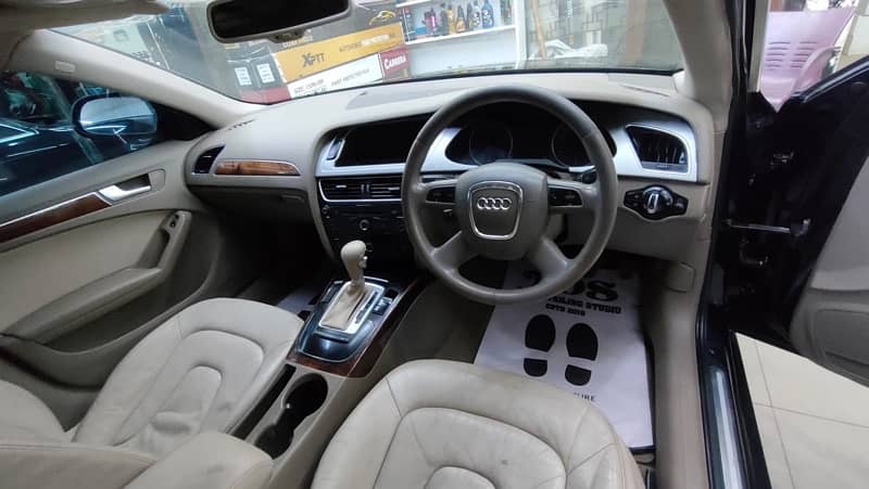 Audi A4 2010 13