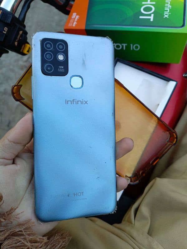 infinix hot 10 with box 4/64 all ok hai condition 10/10 03157771357 2