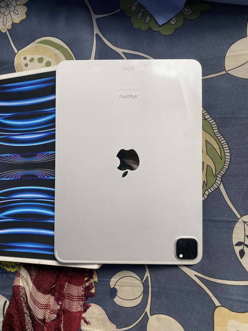 Apple iPad pro 11 M2 chip 1