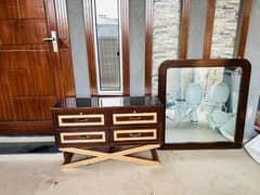 dressing table in good condition