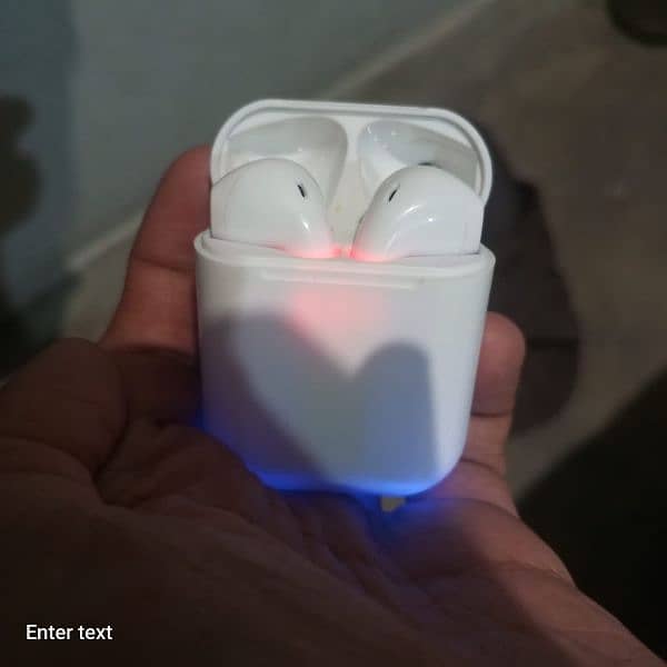 6 Airpods for 5000 only 1