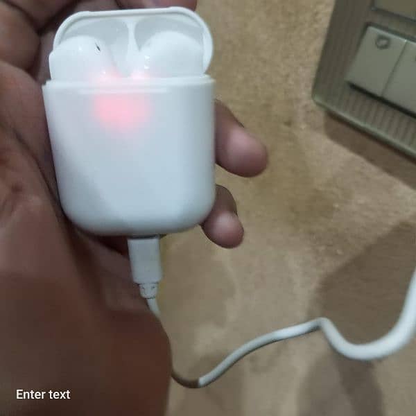 6 Airpods for 5000 only 5