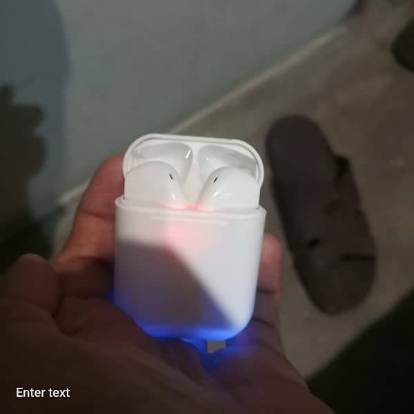 6 Airpods for 5000 only 6