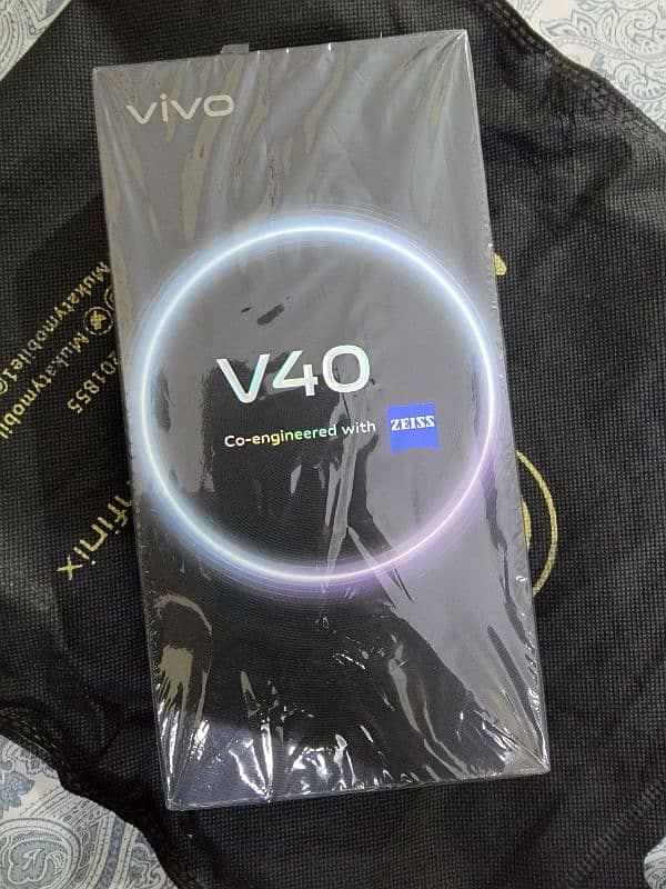 Vivo V40 12/256 just box opened not sim inserted 0