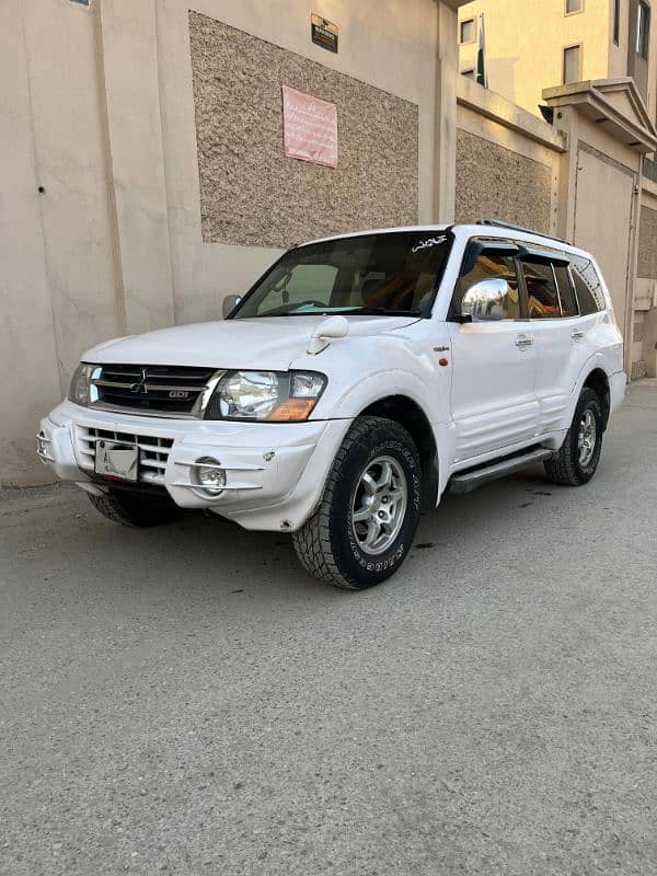 Mitsubishi Pajero 2