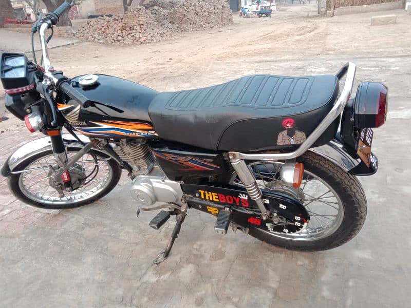 Honda 125 18+19 model  exchange CD 70 ka sath new model ho 2