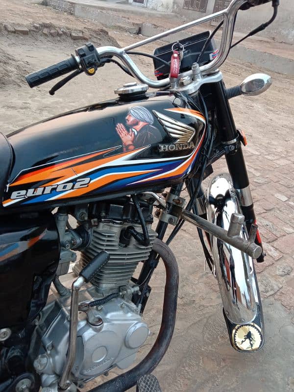 Honda 125 18+19 model  exchange CD 70 ka sath new model ho 5