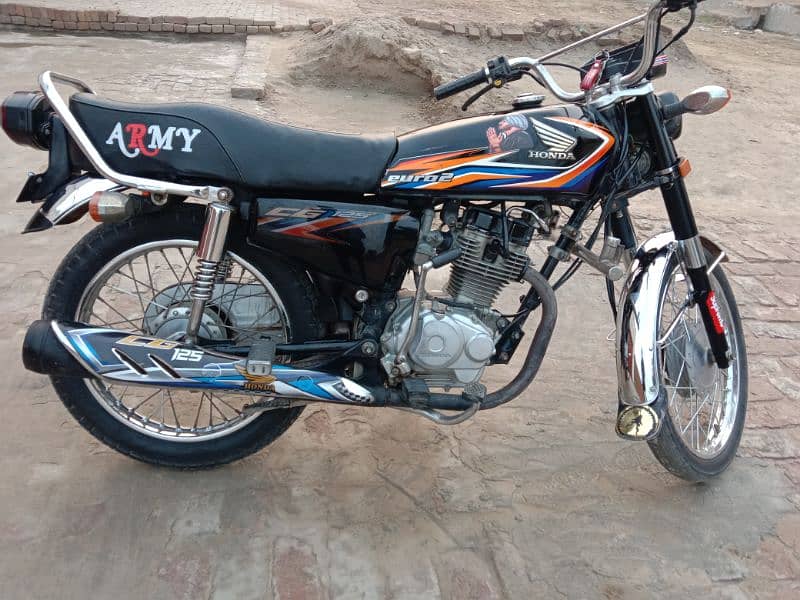 Honda 125 18+19 model  exchange CD 70 ka sath new model ho 8