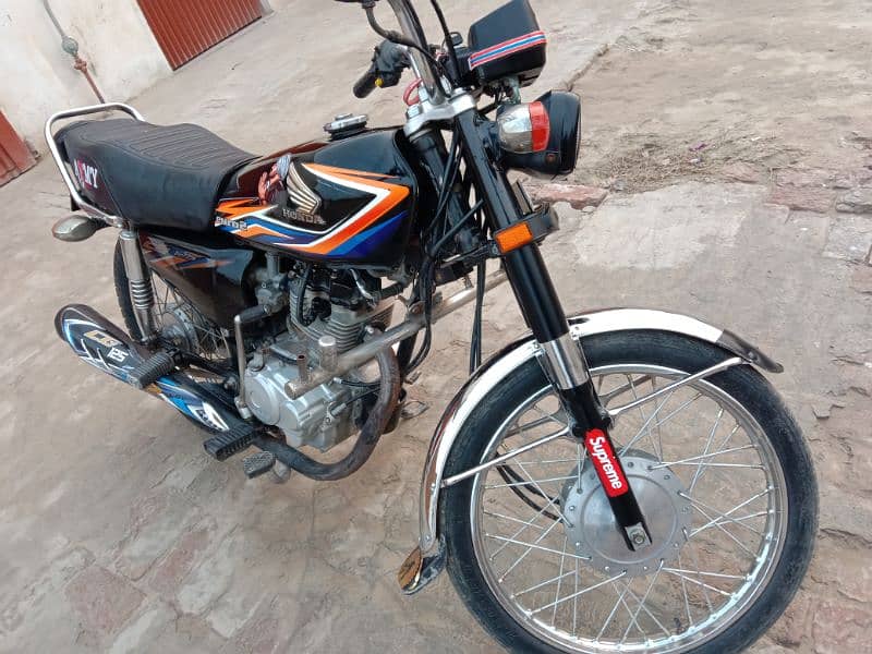 Honda 125 18+19 model  exchange CD 70 ka sath new model ho 9