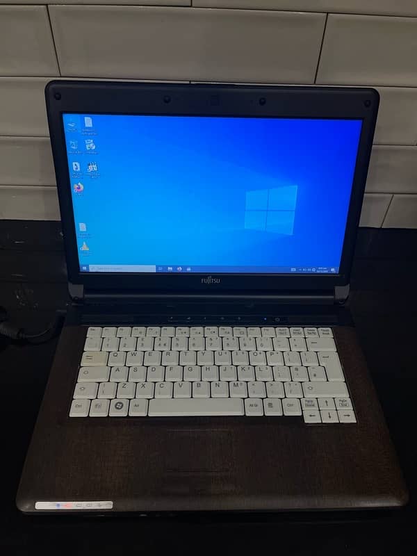 Fujitsu Laptop 2