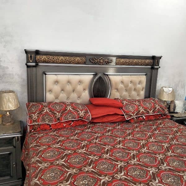 Bed Set with show case and dressing table 2