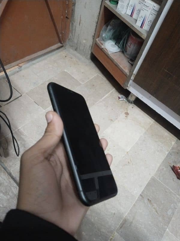 I am selling my iPhone 11 1