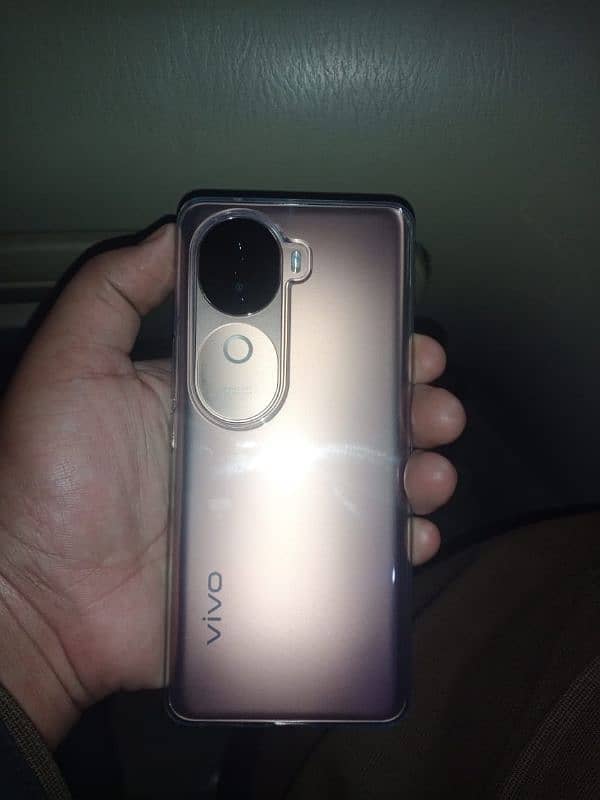 VIVO V 40 e 5 G 3