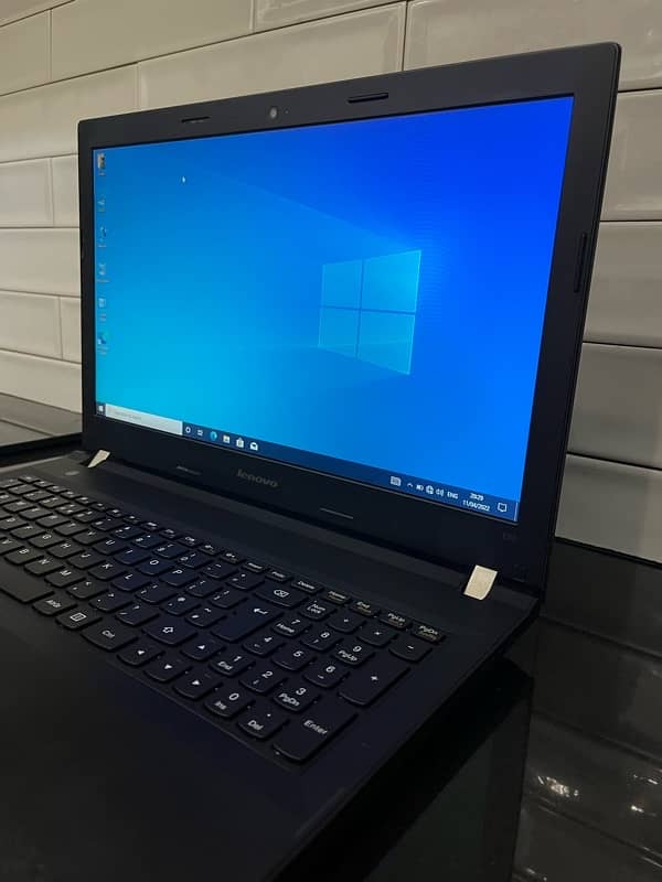 Lenovo Laptop 0