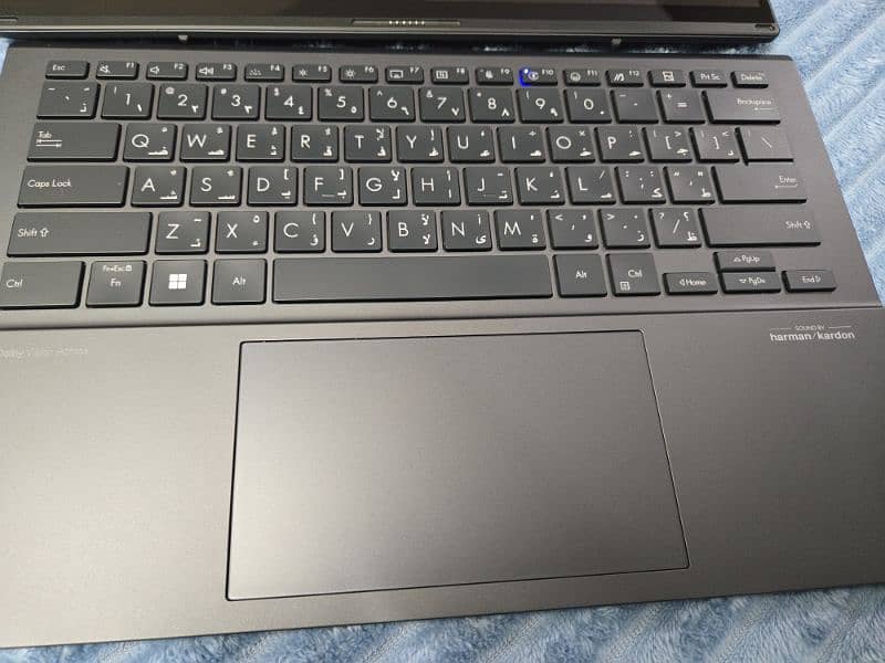 ASUS Zenbook DUO (2024) 4