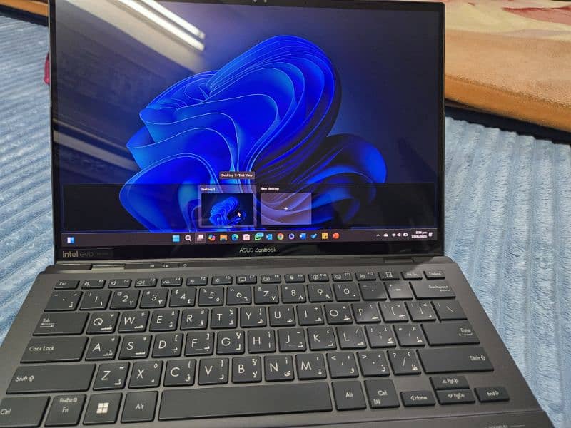 ASUS Zenbook DUO (2024) 7