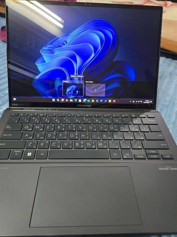 ASUS Zenbook DUO (2024) 8