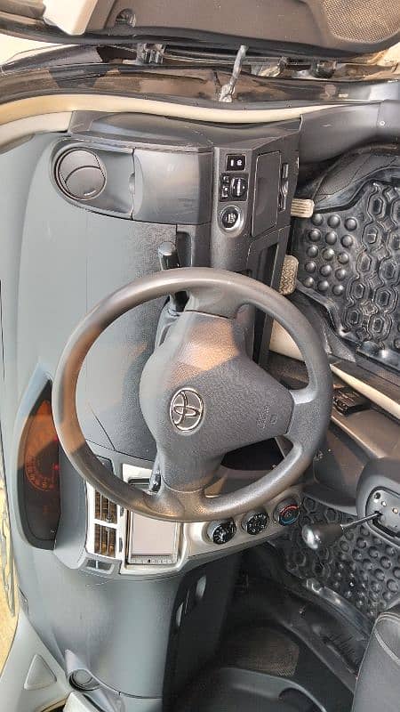 Toyota Vtiz 2012 push start 1.3cc 10