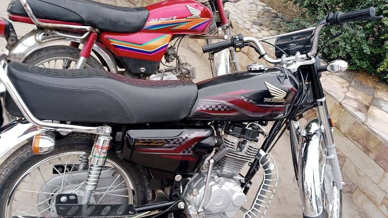 Honda CG 125 2024 model brand new condition only 2200 kms driven 0