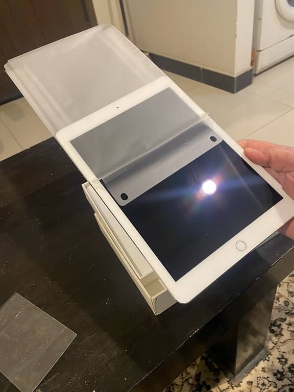 Almost New iPad Pro 128 GB box 2016 2