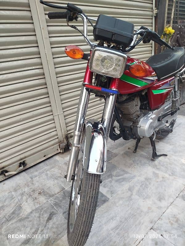 honda 125 bahawalpur ka number pori genuine bike(25,30) Pai lay gay hn 1