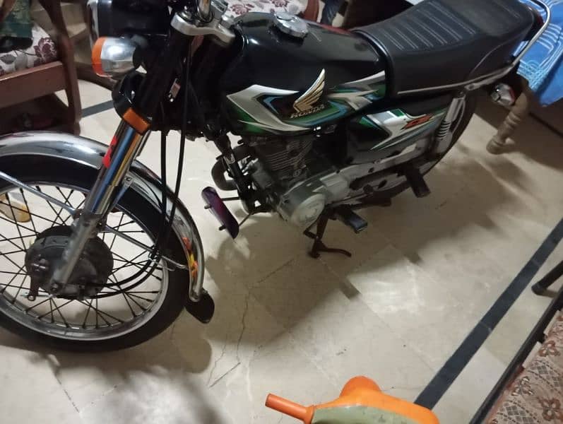 Honda 125 2023 4