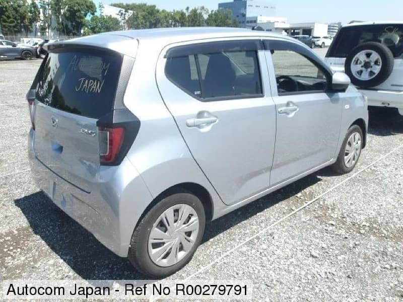 Daihatsu Mira 2021 9